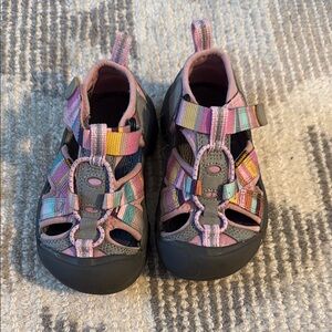 Keen kids sandals sz 8